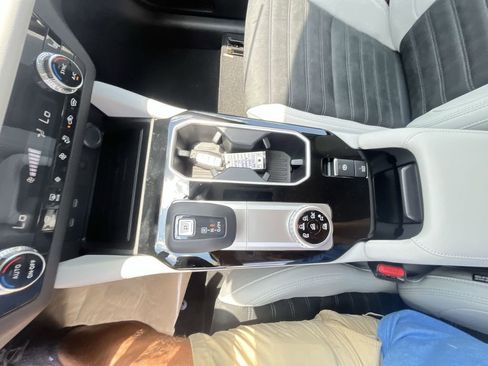 New 2025 Mitsubishi Outlander SE image 20