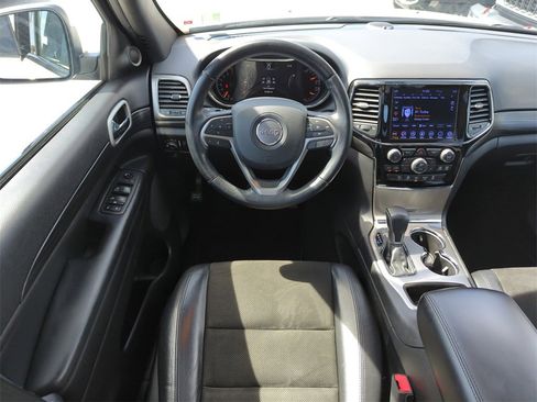 Used 2020 Jeep Grand Cherokee Altitude image 14