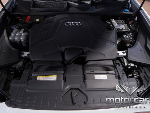 Used 2020 Audi Q8 Prestige image 25