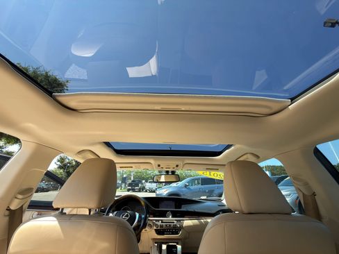 Used 2015 Lexus ES 350 w/ Ultra Luxury Package FWD image 20