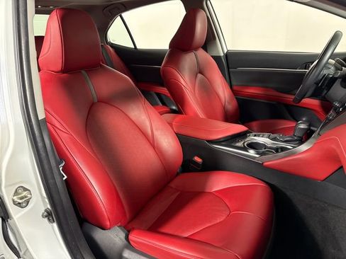 Used 2019 Toyota Camry XSE FWD image 15