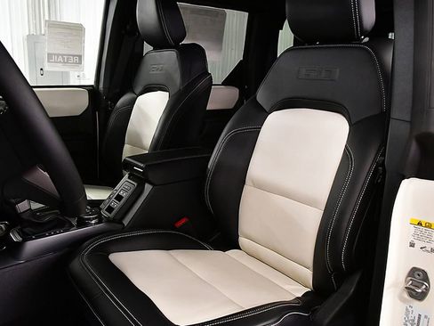 New 2026 Ford Bronco Outer Banks w/ Sasquatch Package AWD/4WD image 30