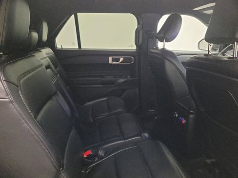 Used 2020 Ford Explorer XLT w/ Equipment Group 202A RWD image 19