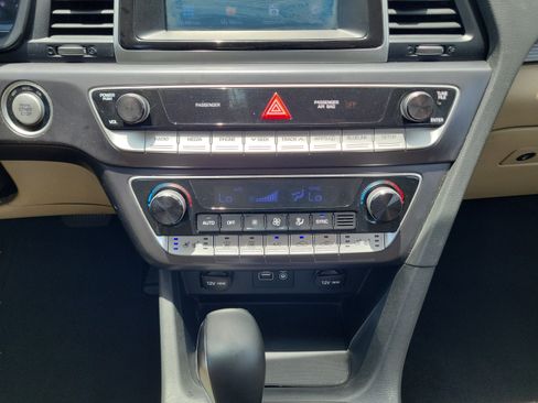 Used 2018 Hyundai Sonata Limited FWD image 15