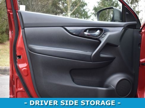 Used 2019 Nissan Rogue Sport SV w/ All-Weather Package image 5