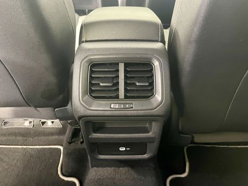 Used 2023 Volkswagen Taos SEL image 23