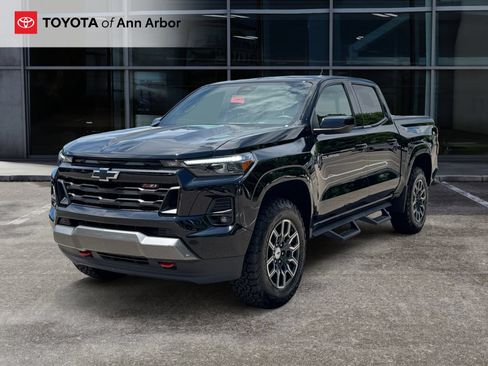 Used 2023 Chevrolet Colorado Z71 w/ Advanced Trailering Package AWD/4WD image 8