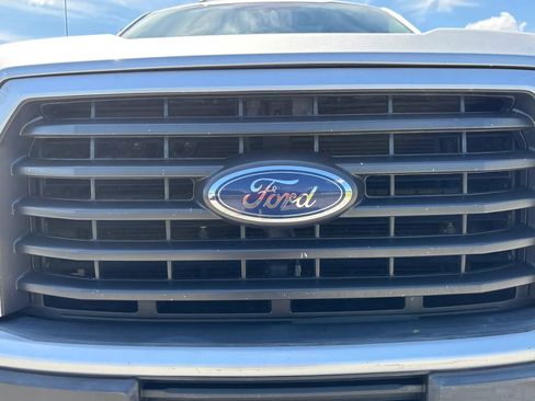 Used 2017 Ford F150 XLT w/ Equipment Group 302A Luxury AWD/4WD image 9