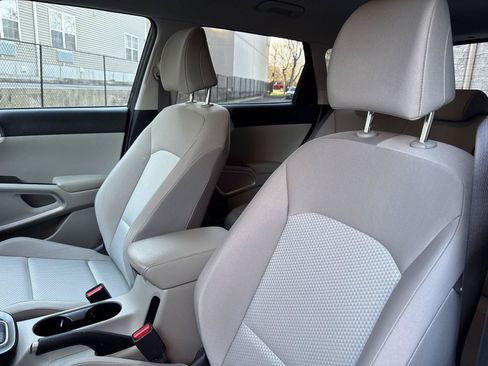 Used 2022 Kia Soul LX w/ Technology Package FWD image 10