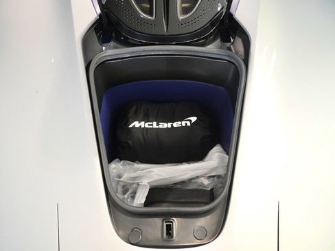 Used 2020 McLaren Speedtail image 16