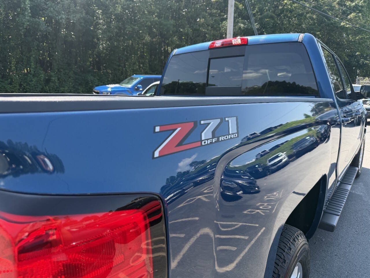 Used 2018 Chevrolet Silverado 1500 LT w/ All Star Edition AWD/4WD image 22