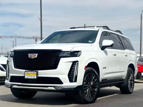 Used 2023 Cadillac Escalade V image 4
