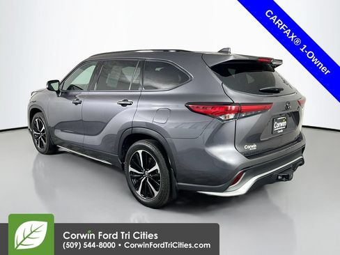 Used 2021 Toyota Highlander XSE AWD/4WD image 11