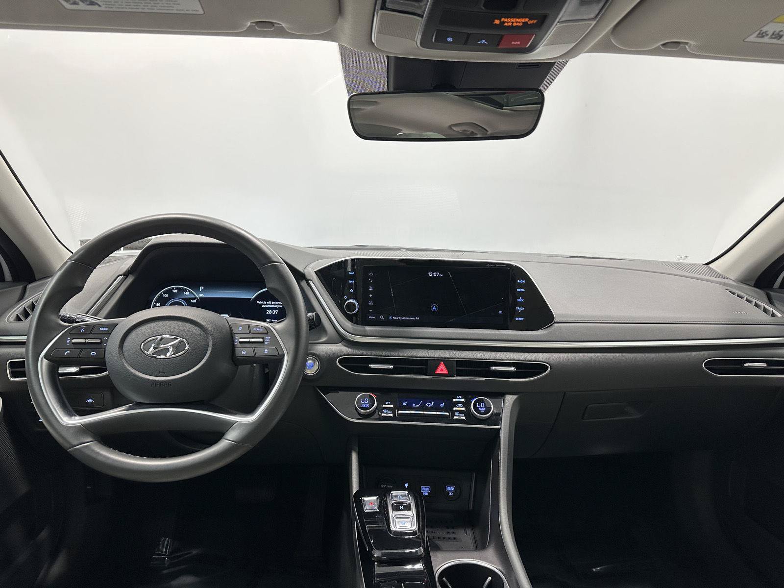 Certified 2023 Hyundai Sonata SEL w/ Convenience Package FWD image 19