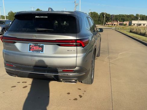 New 2026 Buick Enclave Preferred image 8