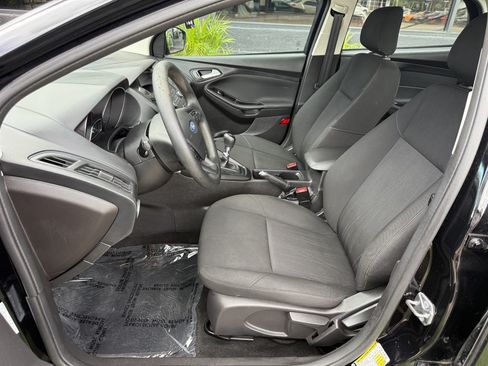Used 2018 Ford Focus SE FWD image 13