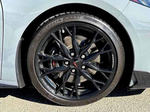 Used 2024 Chevrolet Corvette Stingray Premium Cpe w/ Z51 Performance Package image 29