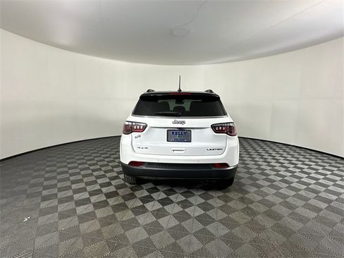 Certified 2022 Jeep Compass Limited image 7