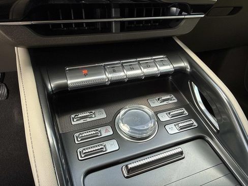 Certified 2024 Lincoln Nautilus Premier AWD/4WD image 28