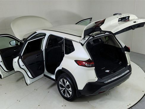 Certified 2023 Nissan Rogue SV image 27