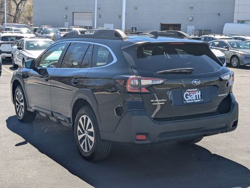 Used 2023 Subaru Outback Premium AWD/4WD image 6