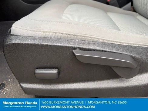 Used 2020 Chevrolet Colorado LT AWD/4WD image 14