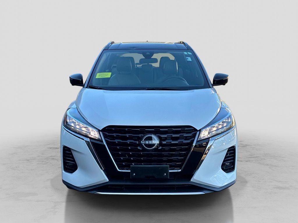 Certified 2023 Nissan Kicks SR w/ SR Premium Package FWD image 2