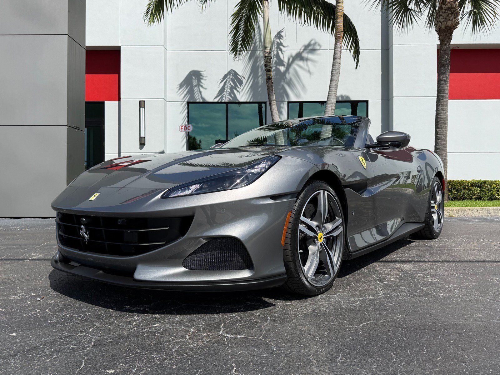 Used 2022 Ferrari Portofino M RWD image 5