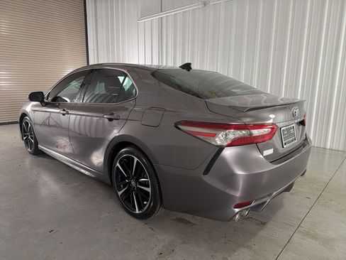 Used 2019 Toyota Camry XSE image 5