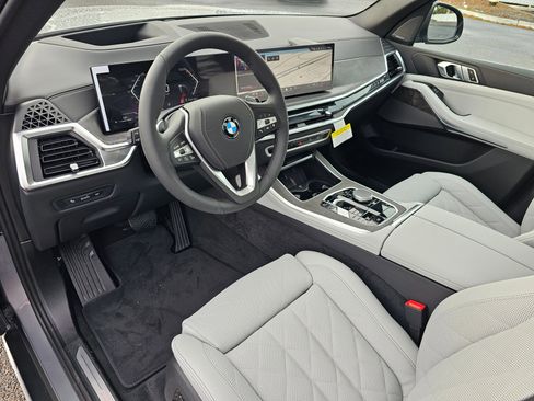 New 2026 BMW X5 xDrive40i w/ Climate Comfort Package image 2