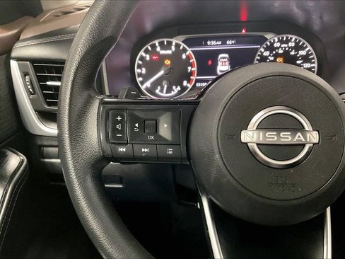 Used 2023 Nissan Rogue SV AWD/4WD image 22