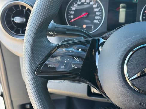 Used 2025 Mercedes-Benz Sprinter 2500 image 15