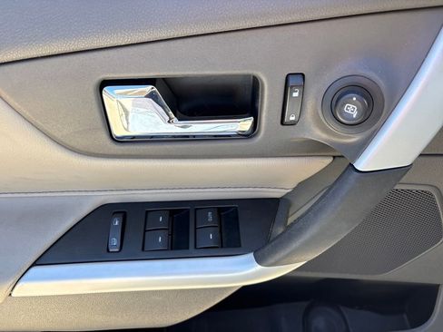 Used 2013 Ford Edge SE image 16