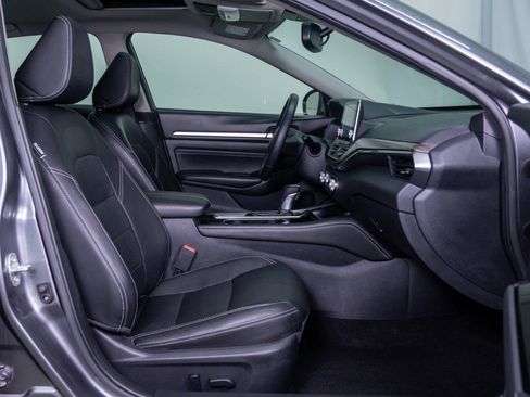 Used 2020 Nissan Altima 2.5 Platinum FWD image 10