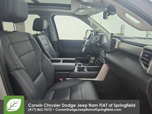 Used 2024 Toyota Tundra Limited AWD/4WD image 31
