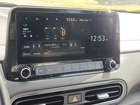 Used 2022 Hyundai Kona Limited image 17