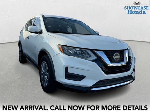 Used 2018 Nissan Rogue S image 6