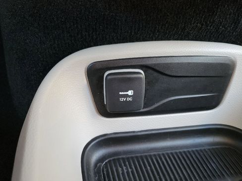 Used 2024 Chrysler Voyager LX FWD image 22