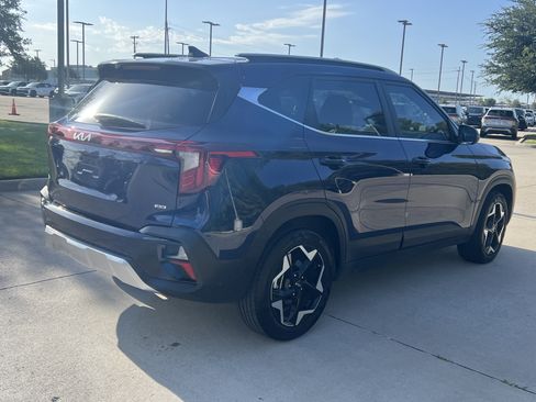 Used 2024 Kia Seltos EX AWD/4WD image 9