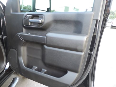 Used 2021 Chevrolet Silverado 2500 Custom w/ Custom Value Package image 17