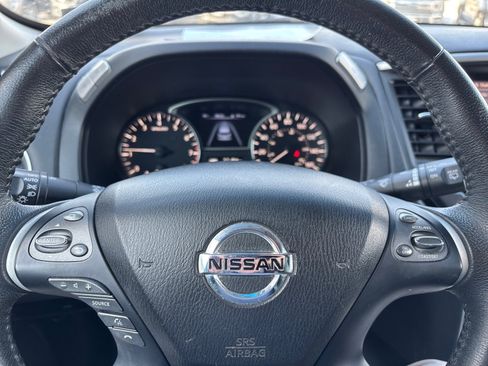 Used 2015 Nissan Pathfinder SV image 22