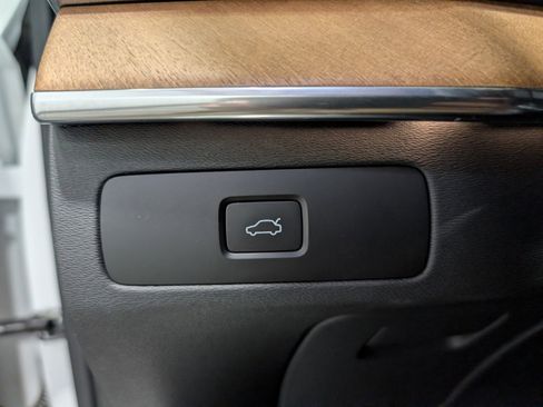 Used 2025 Volvo XC90 B6 Plus image 22