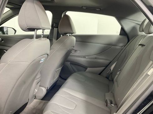 Used 2025 Hyundai Elantra SEL image 15