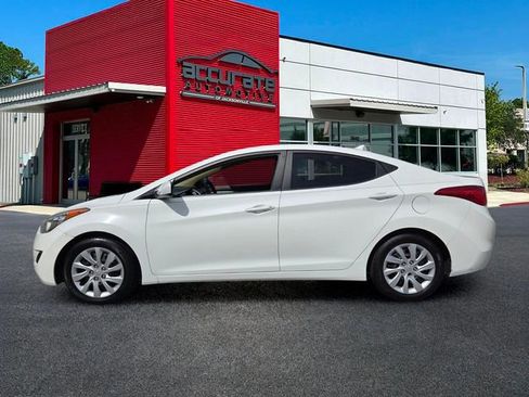 Used 2012 Hyundai Elantra GLS FWD image 2