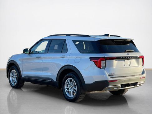 New 2026 Ford Explorer Active w/ Active Comfort Package RWD image 5