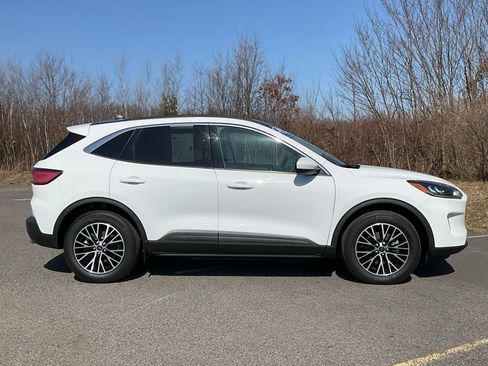 Used 2022 Ford Escape SEL w/ Technology Package FWD image 28