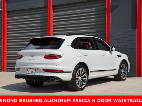 Used 2021 Bentley Bentayga V8 w/ First Edition Specification image 6