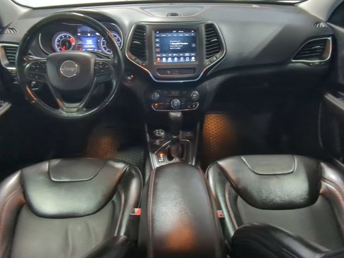 Used 2020 Jeep Cherokee Trailhawk w/ Cold Weather Group AWD/4WD image 18