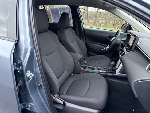 Used 2024 Toyota Corolla Cross LE image 17