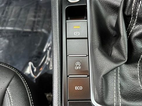 Used 2024 Volkswagen Jetta SE image 24